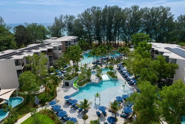 Le Meridien Phuket Mai Khao Beach Resort