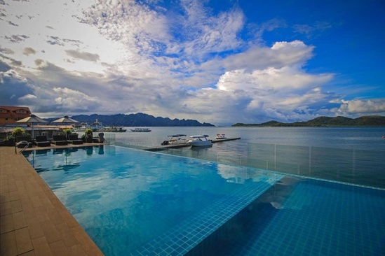 Two Seasons Coron Bayside Hotel