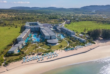 Le Meridien Khao Lak Beach & Spa Resort