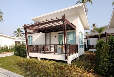 Kantary Beach Hotel Villas & Suites