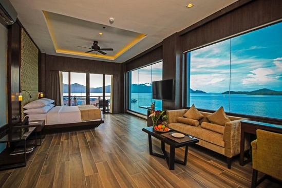 Two Seasons Coron Bayside Hotel