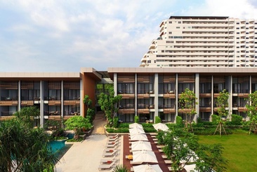 Renaissance Pattaya Resort & Spa