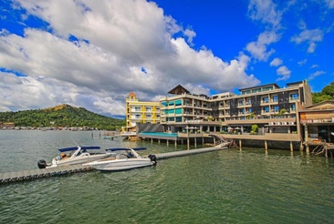 Two Seasons Coron Bayside Hotel